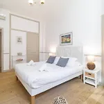 Wide & 3 Bdr - Ac & Balcony 아파트 니스