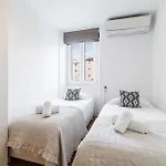 Wide & 3 Bdr - Ac & Balcony * 니스
