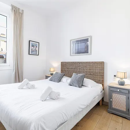 Wide & 3 Bdr - Ac & Balcony Appartamento