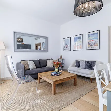 Wide & 3 Bdr - Ac & Balcony Appartamento