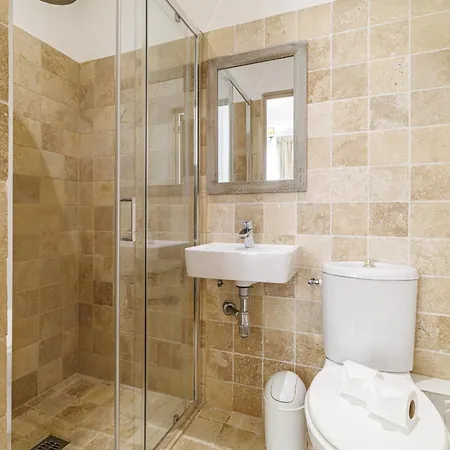 Wide&central 3 Bdr - Ac&balcony Niza