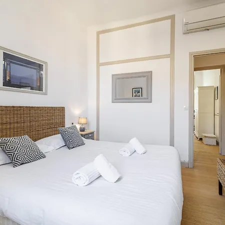 Wide & 3 Bdr - Ac & Balcony