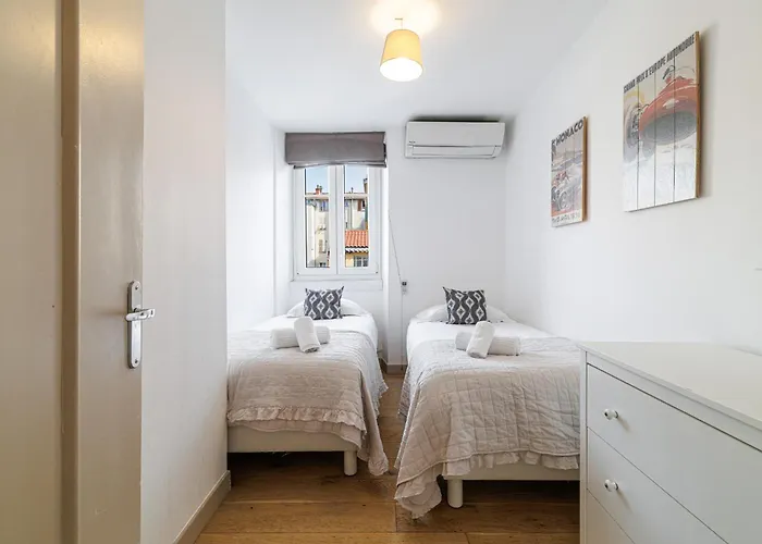 Wide & 3 Bdr - Ac & Balcony Apartment Nice