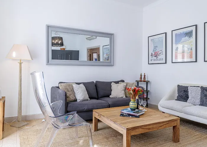 Wide & 3 Bdr - Ac & Balcony شقة نيس